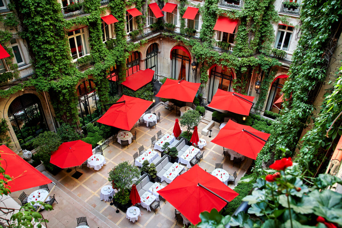 В Париже открылась одна из самых красивых террас