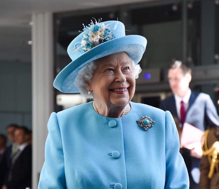 Королева Елизавета II намерена оставить престол