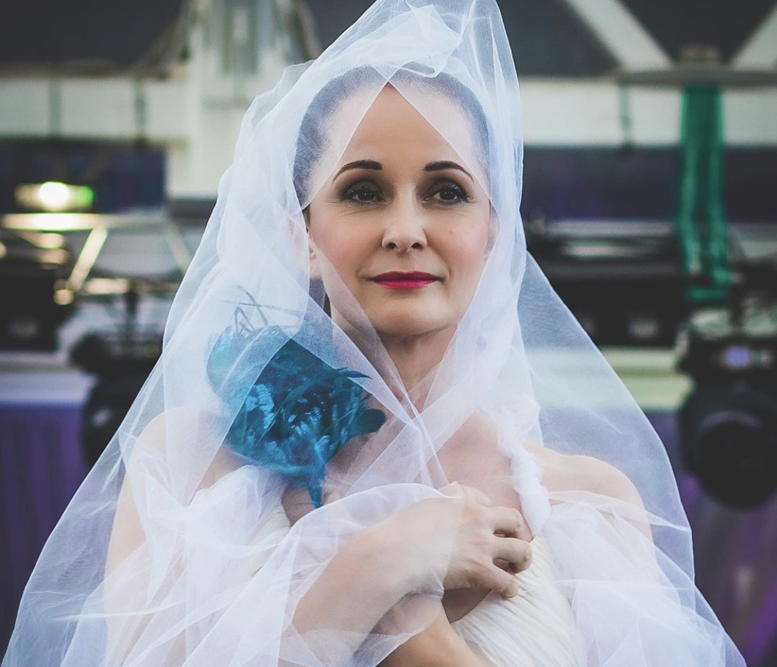Ольга Кабо опубликовала фото в свадебном платье