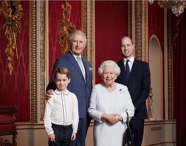 Принц Чарльз трогательно отреагировал на рождение внука