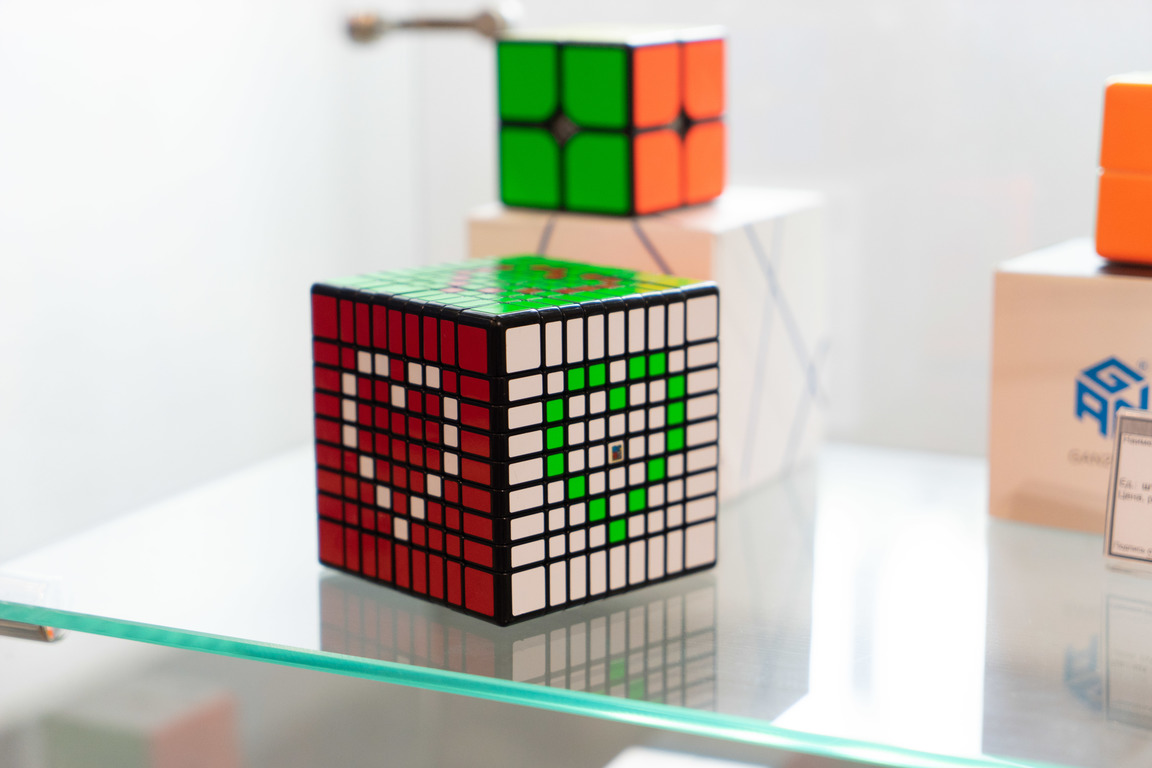 Кубик Рубика ищет новых представителей бренда